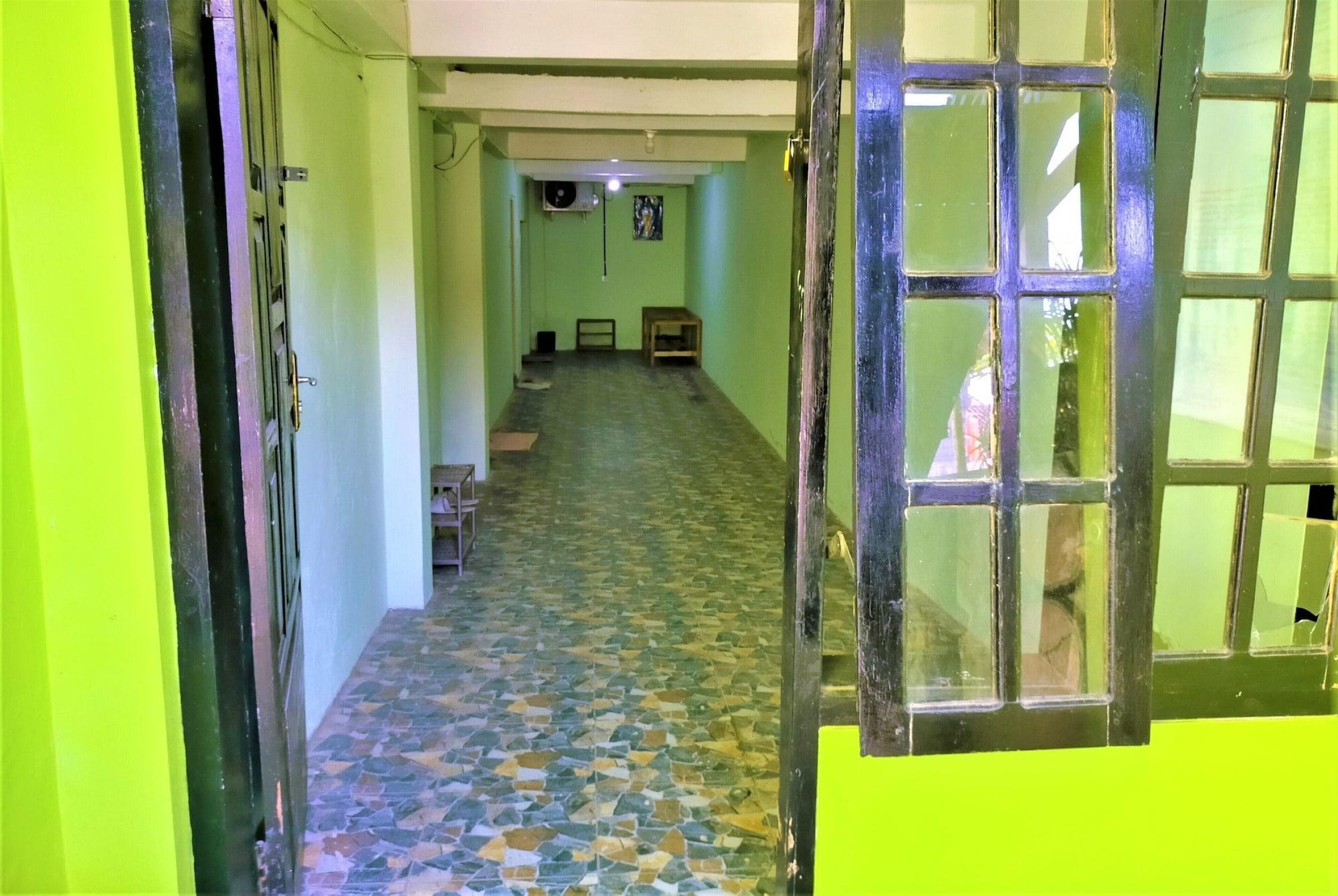 Gandrung City Hostel Banyuwangi  Exterior photo